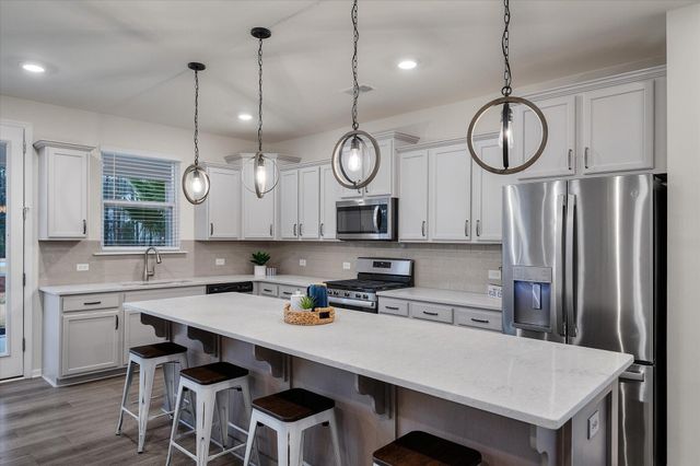 1006 Magnolia Warbler Way, Ravenel, SC 29470