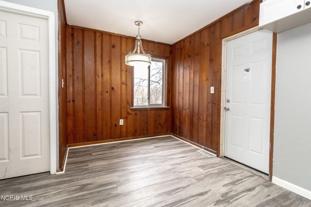 2424 Lark Avenue, Toledo, OH 43613
