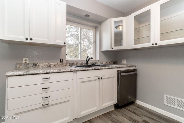 2424 Lark Avenue, Toledo, OH 43613