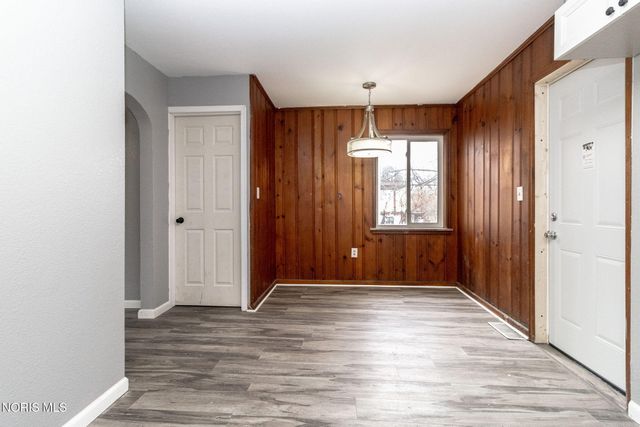 2424 Lark Avenue, Toledo, OH 43613