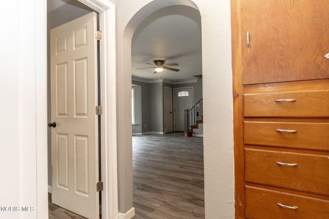 2424 Lark Avenue, Toledo, OH 43613