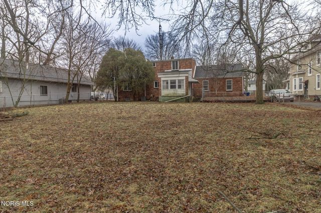 2424 Lark Avenue, Toledo, OH 43613