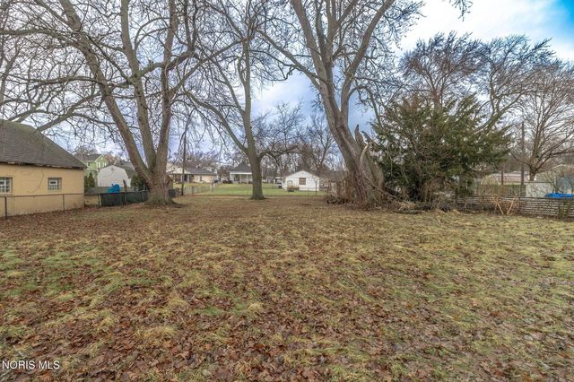2424 Lark Avenue, Toledo, OH 43613