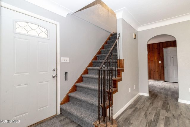 2424 Lark Avenue, Toledo, OH 43613