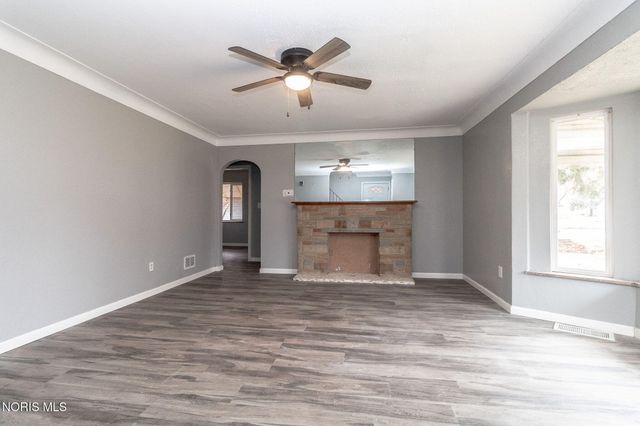 2424 Lark Avenue, Toledo, OH 43613