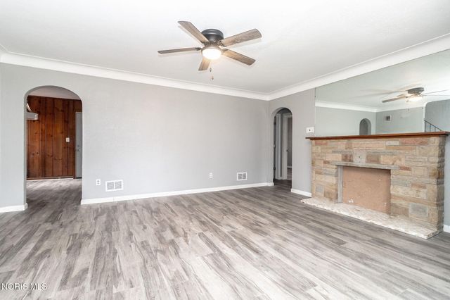 2424 Lark Avenue, Toledo, OH 43613