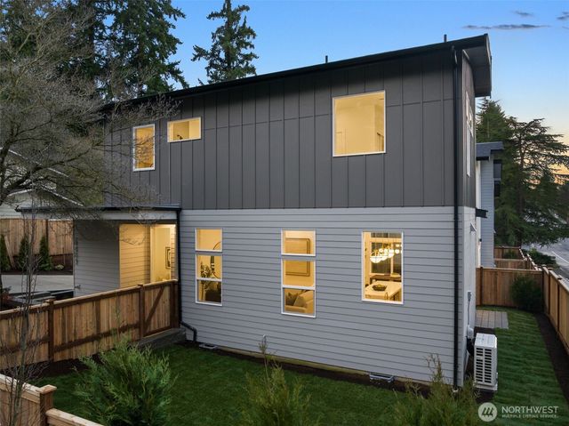 8403 NE 137th Street, Kirkland, WA 98034