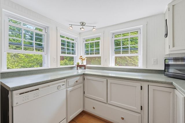 39 Norwood St, Sharon, MA 02067