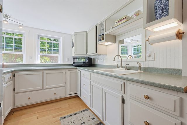 39 Norwood St, Sharon, MA 02067