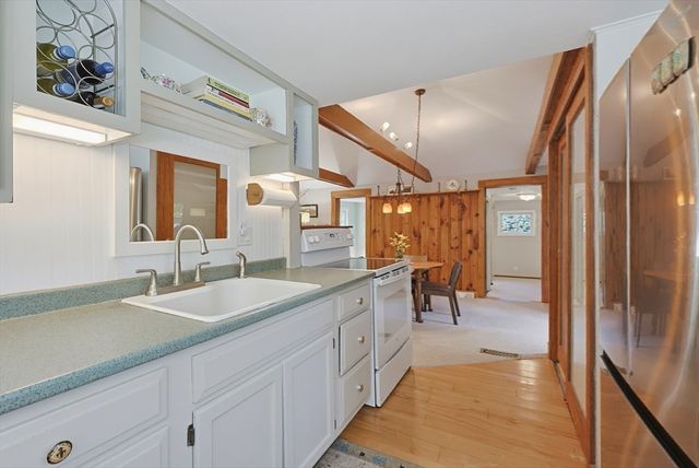 39 Norwood St, Sharon, MA 02067