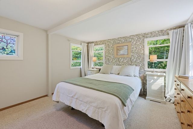 39 Norwood St, Sharon, MA 02067