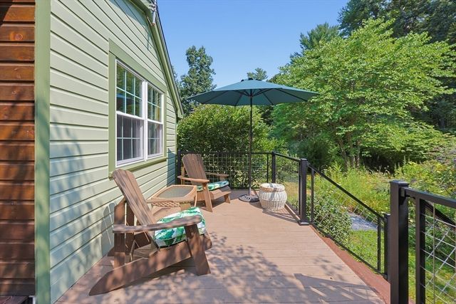 39 Norwood St, Sharon, MA 02067