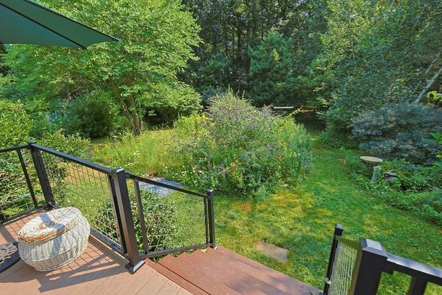 39 Norwood St, Sharon, MA 02067