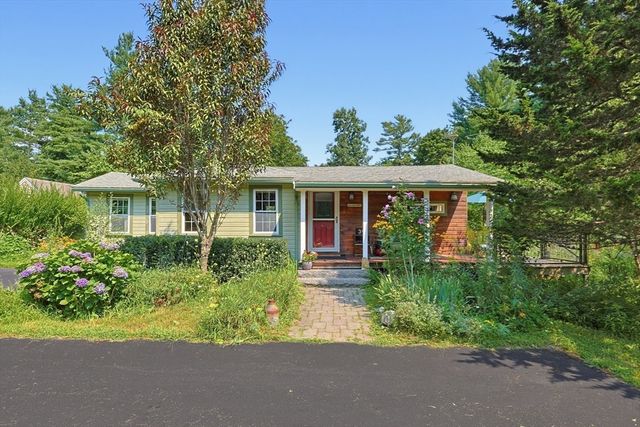 39 Norwood St, Sharon, MA 02067