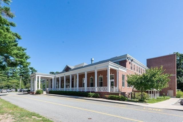 39 Norwood St, Sharon, MA 02067