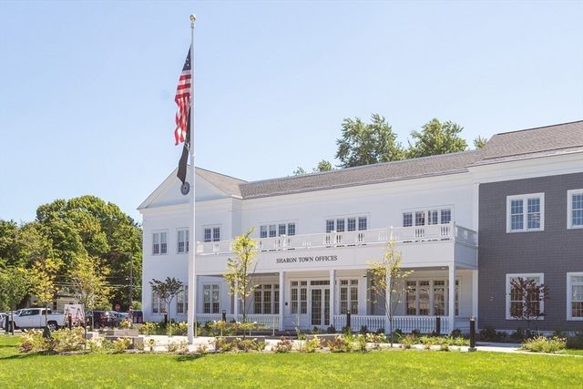 39 Norwood St, Sharon, MA 02067