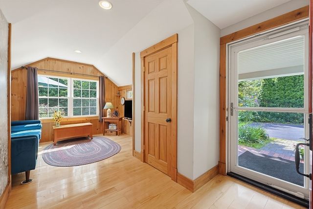 39 Norwood St, Sharon, MA 02067