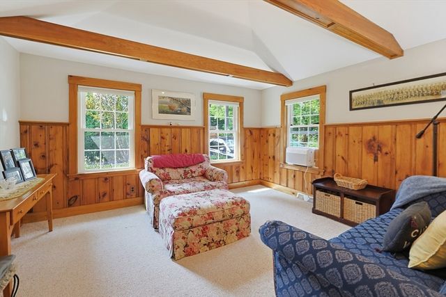 39 Norwood St, Sharon, MA 02067