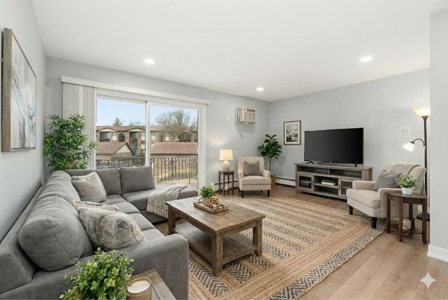 12620 S Alpine Drive 6, Alsip, IL 60803