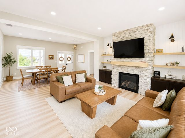 1837 Calvert Farms Drive, Greenwood, IN 46143