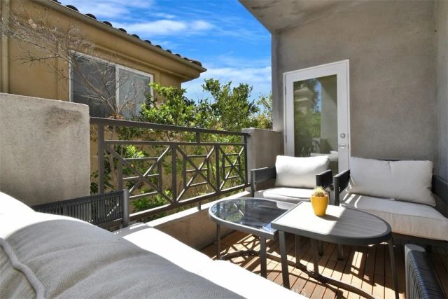 4424 Whitsett Avenue 107, Studio City, CA 91604