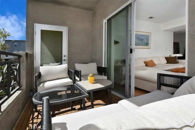 4424 Whitsett Avenue 107, Studio City, CA 91604