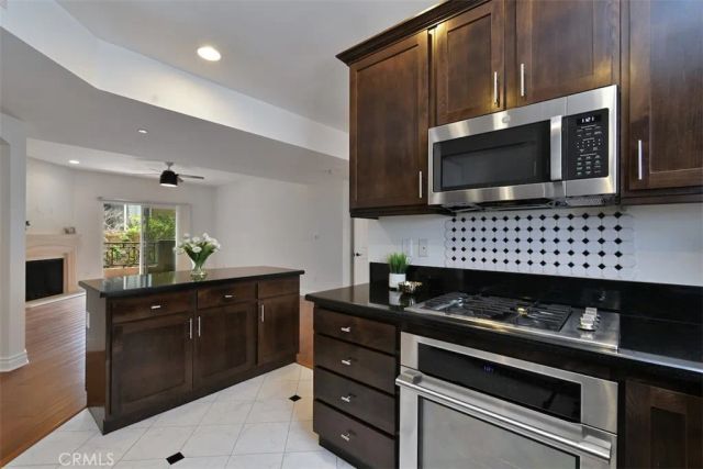 4424 Whitsett Avenue 107, Studio City, CA 91604