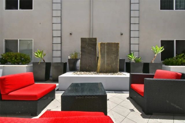 4424 Whitsett Avenue 107, Studio City, CA 91604