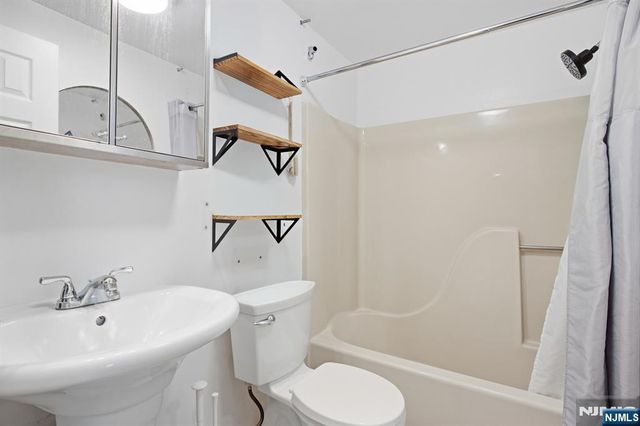 366-382 Trenton 4G, Paterson, NJ 07503