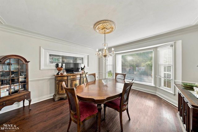 621 N Oxford Road, Grosse Pointe Woods, MI 48236