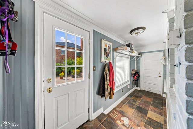 621 N Oxford Road, Grosse Pointe Woods, MI 48236