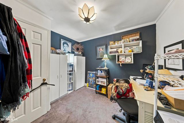 621 N Oxford Road, Grosse Pointe Woods, MI 48236