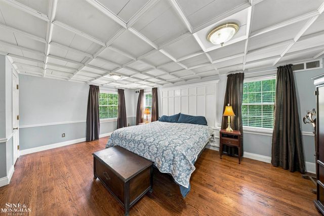 621 N Oxford Road, Grosse Pointe Woods, MI 48236