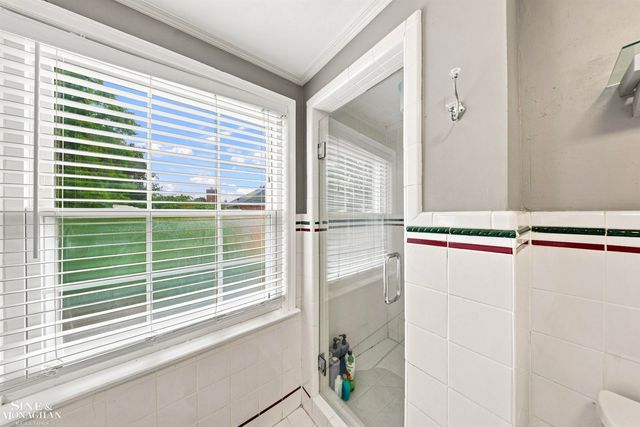 621 N Oxford Road, Grosse Pointe Woods, MI 48236