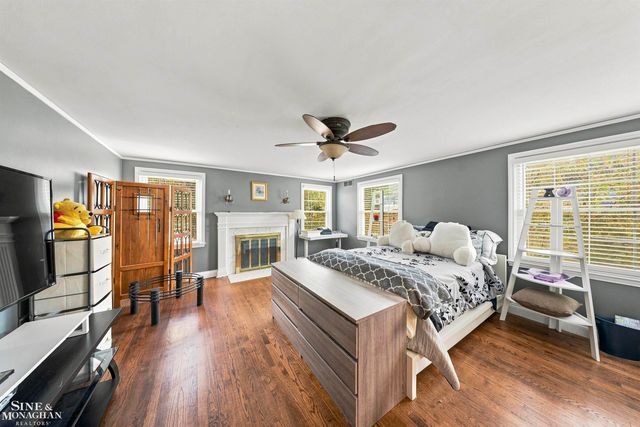 621 N Oxford Road, Grosse Pointe Woods, MI 48236