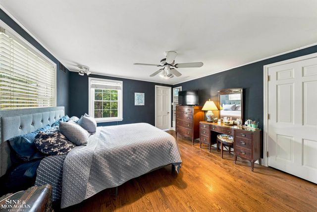 621 N Oxford Road, Grosse Pointe Woods, MI 48236