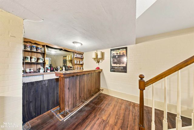 621 N Oxford Road, Grosse Pointe Woods, MI 48236