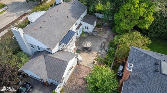 621 N Oxford Road, Grosse Pointe Woods, MI 48236