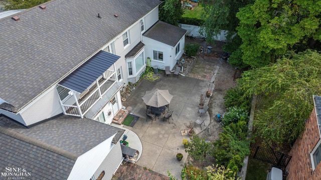 621 N Oxford Road, Grosse Pointe Woods, MI 48236