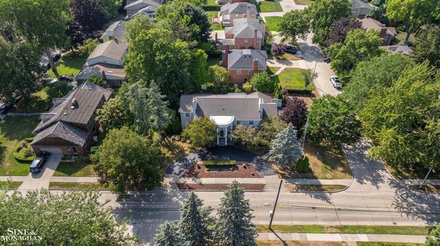 621 N Oxford Road, Grosse Pointe Woods, MI 48236