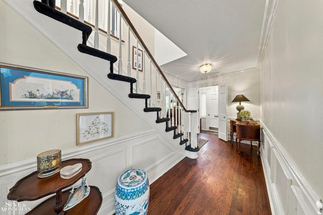 621 N Oxford Road, Grosse Pointe Woods, MI 48236