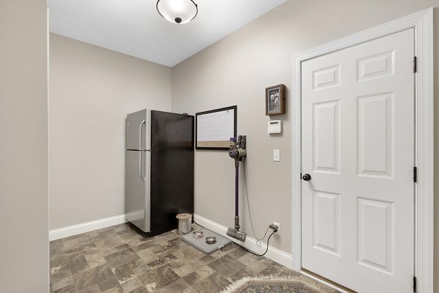 2147 Spring Lake Court, Shakopee, MN 55379