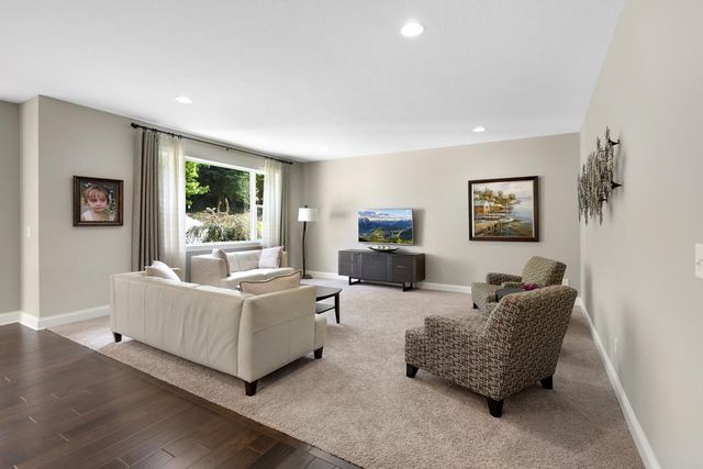 2147 Spring Lake Court, Shakopee, MN 55379