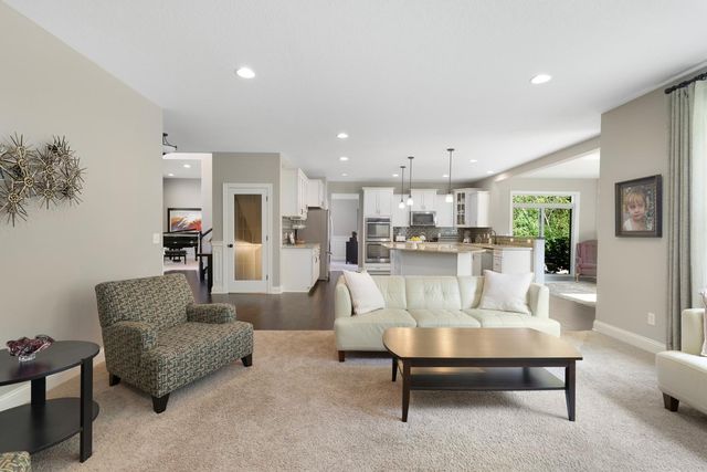 2147 Spring Lake Court, Shakopee, MN 55379