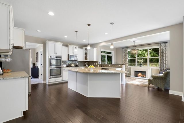 2147 Spring Lake Court, Shakopee, MN 55379