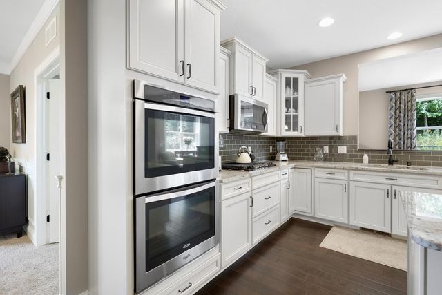 2147 Spring Lake Court, Shakopee, MN 55379