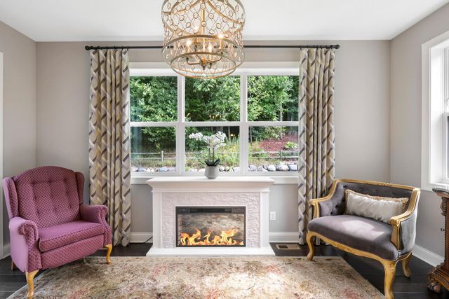2147 Spring Lake Court, Shakopee, MN 55379