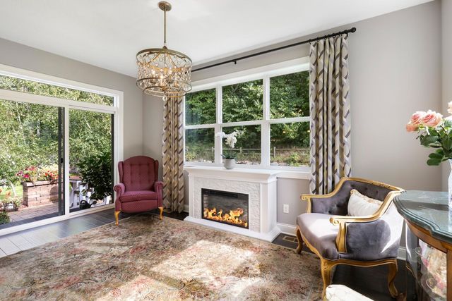 2147 Spring Lake Court, Shakopee, MN 55379