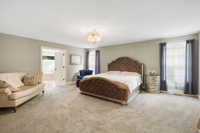 2147 Spring Lake Court, Shakopee, MN 55379