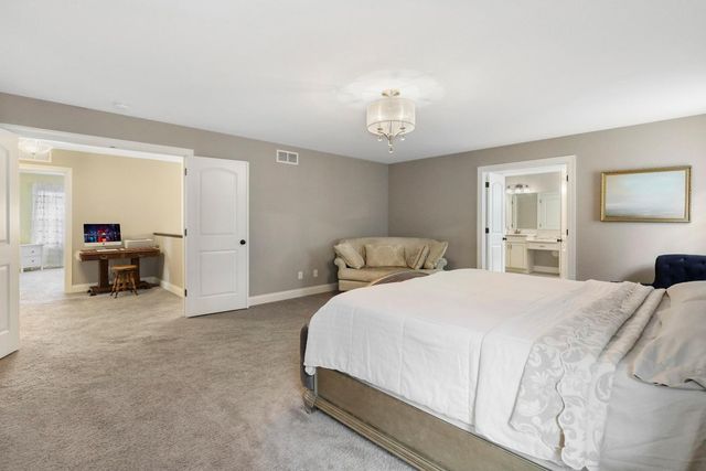 2147 Spring Lake Court, Shakopee, MN 55379